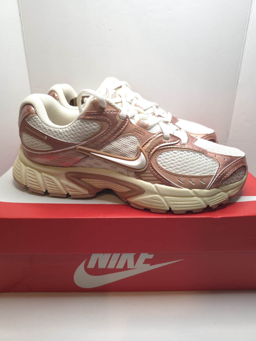 Nike V5 RNR Womens Running Shoes Sneakers Size 8 White / Rose Gold IQ9426 133